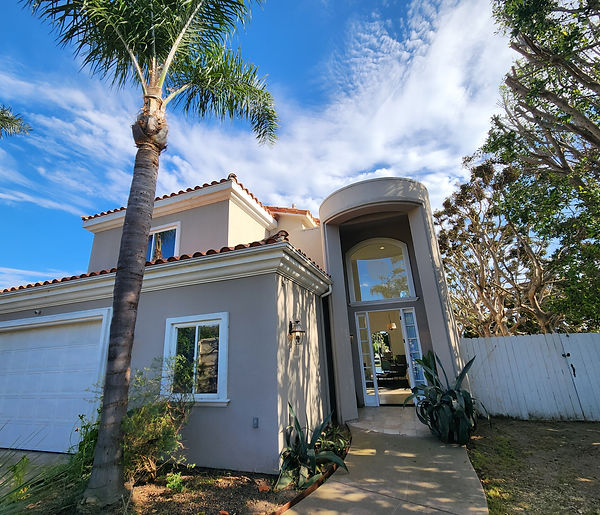 Exterior of a Synergy sober living home in Los Angeles
